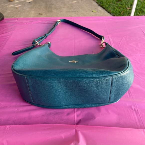 Coach crossbody with adjustable strap - Picture 4 of 15